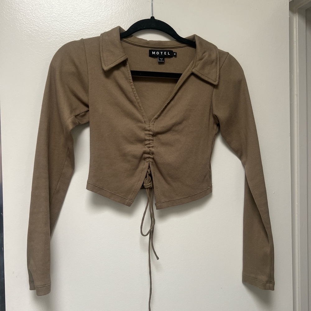 Motel long sleeve crop